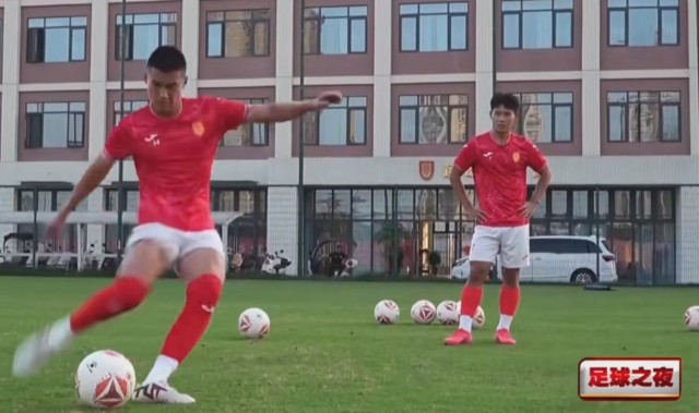 意昂体育官网-中甲“本土射手王”完成自我救赎，赛前黄希扬私信向余望：不进决赛不准回来