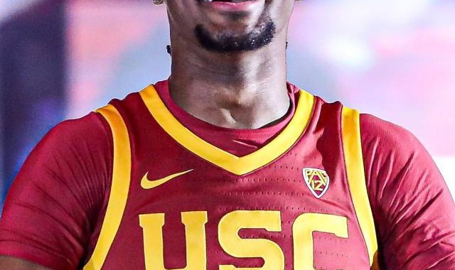 意昂体育入口-提前打招呼！詹姆斯：若赛程冲突会请假看儿子首秀